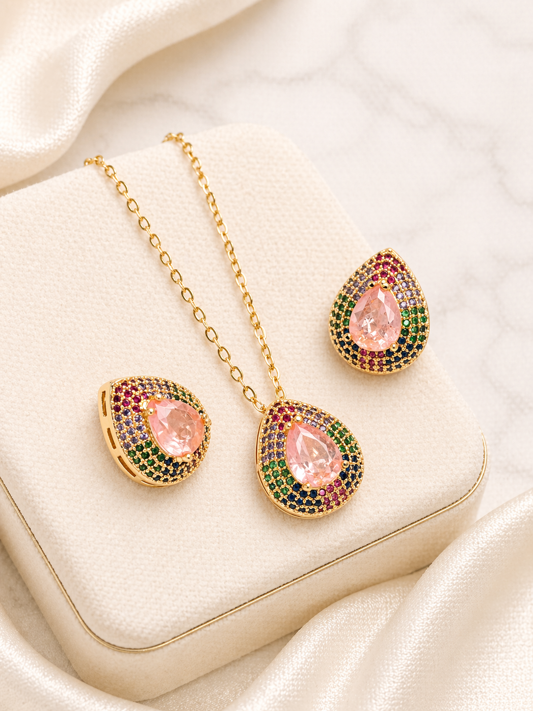 CONJUNTO DE COLAR E BRINCOS ROSA